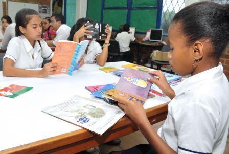 La lectura se hace �galopando� en la ladera, con la yegua �Estrellita�: en Cali, �Leer es una nota�