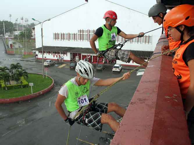 210 deportistas se le midieron al `Reto Aventura Indios Urbanos 2012�