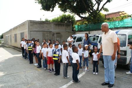 Ni�os recibir�n t�tulo de educadores viales: grado de la IV promoci�n del programa �Titos�, de la Secretar�a de Tr�nsito