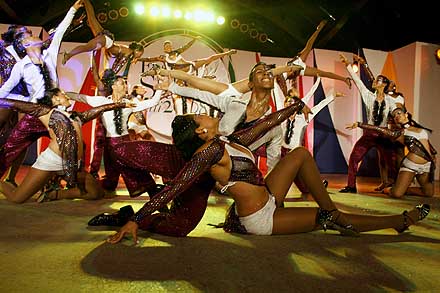 CaliDA capacitaci�n a las escuelas de salsa