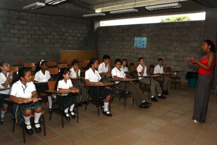 Gesti�n con el sector solidario favorece la educaci�n p�blica