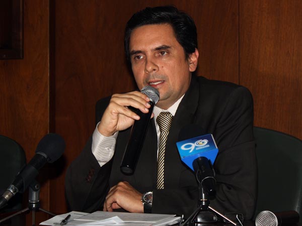 Eval�an la restricci�n del porte de armas en 5 comunas