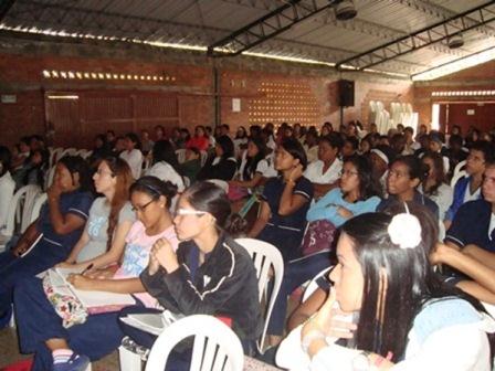 Alumnos de la Normal Farallones, en preforo sobre valores y ciudad