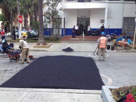 Instalan reductores en zona de riesgo por accidentes de tr�nsito
