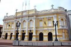 La ciudad conmemora esta noche los 85 a�os del Teatro Municipal: homenaje a quien encarna al �Vivo Bobo�