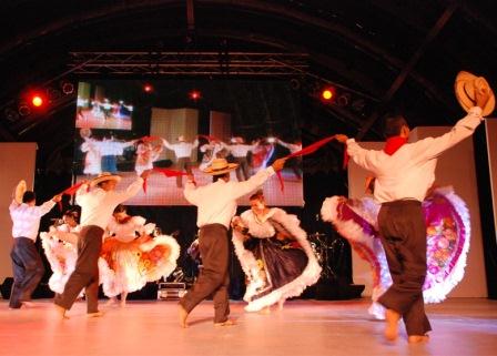 Este domingo, �Celebra la m�sica� en familia con homenaje a Lucho Berm�dez