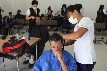 Jornada de atenci�n en salud en el barrio La Isla, de la Comuna 4