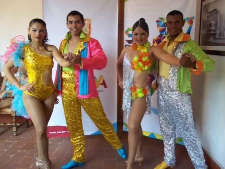 Bailarines del Sals�dromo ya muestran su ingenio y creatividad