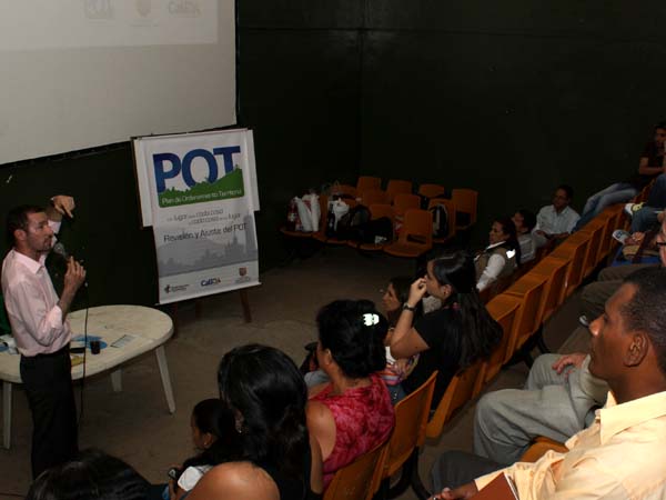 Socializaci�n de ajustes del POT con el sector acad�mico