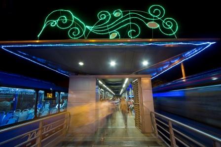 La Navidad se instala en el MIO; alumbrado navide�o rodar� en el masivo y por los parques