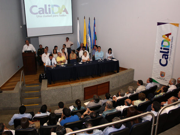 La Alcald�a escuch� a la Comuna 22 para trabajar iniciativas de movilidad y seguridad