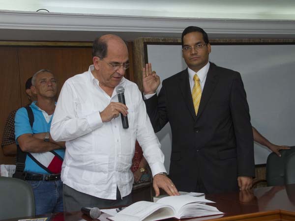 El nuevo secretario de Educaci�n de Cali ya tom� posesi�n