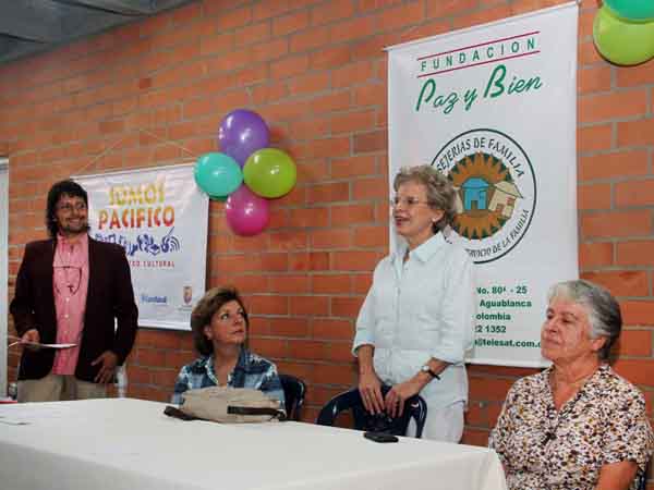 La Primera Dama apoya a 80 mujeres formadas como gestoras de paz