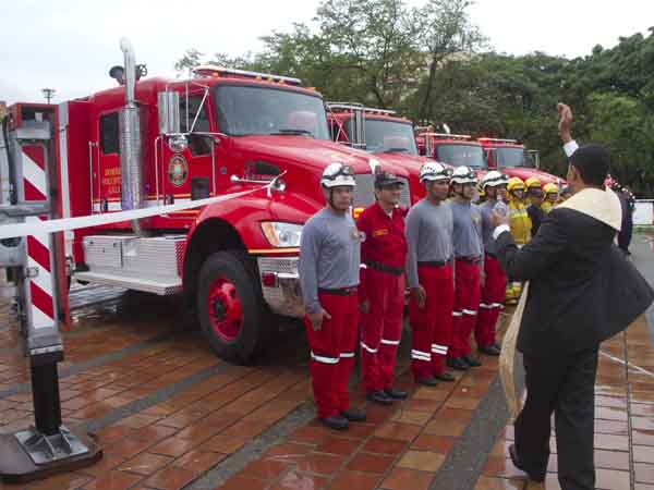 �Nuevos equipos para los bomberos permitir�n atender de manera oportuna emergencias en la ciudad�: Secretar�a de Gobierno