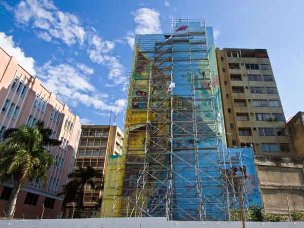 Se eleva el mural de arte p�blico m�s grande de Cali: alcanza una altura de 34 metros