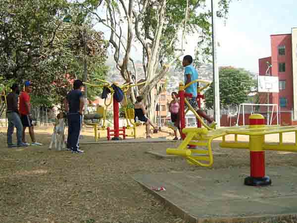 Adecuaciones en escenarios deportivos para 15 comunas de Cali por $ 1.200 millones