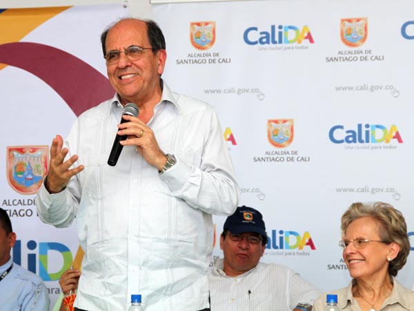 Sube imagen positiva del Alcalde; la comunidad reconoce gesti�n de la Alcald�a