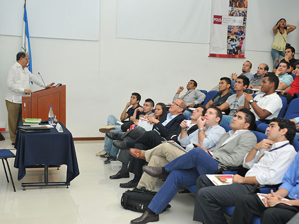 Alcalde de Cali comparti� modelo participativo con estudiantes de la Icesi
