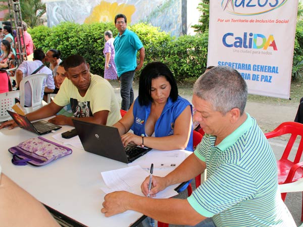 Asesor�a de Paz  tambi�n participa en la labor de la Administraci�n cale�a en favor de la comuna 6