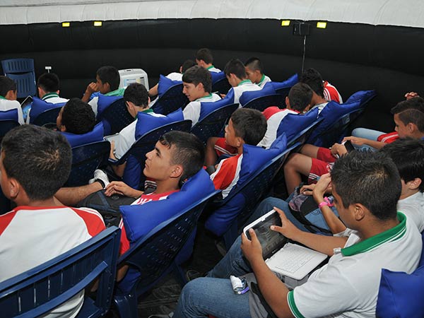 Mintic y Alcald�a de Cali acercan la Caravana Vive Digital a las Pymes