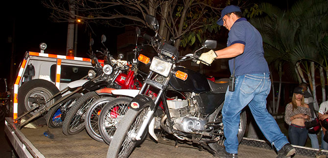 Realizan operativos por pr�ctica irregular de acrobacias en motos, en el Coliseo de El Pueblo