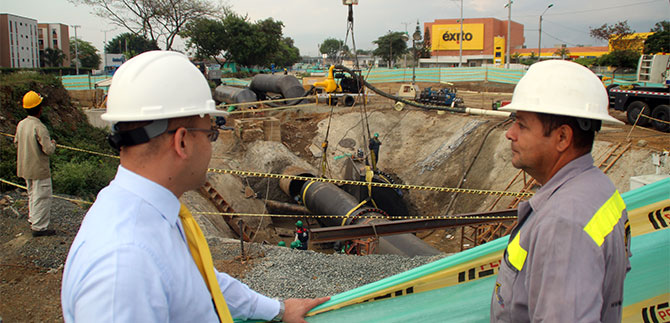 Alcalde (e) resalta, en segundo d�a de intervenci�n en obra del sur, compromiso de cale�os
