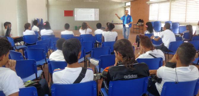Estudiantes de 9� y 10� de la Ciudadela Educativa Isa�as Duarte  se le miden a la paz
