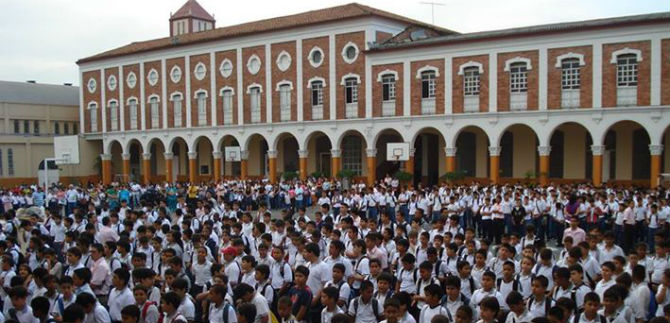 Alcald�a de Cali condecor� al San Bosco, tras ocho d�cadas de ense�anza