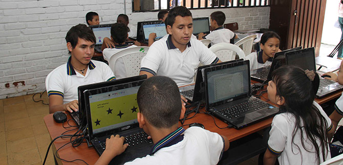 Entregar�n 500 computadores port�tiles nuevos a colegios oficiales, este viernes