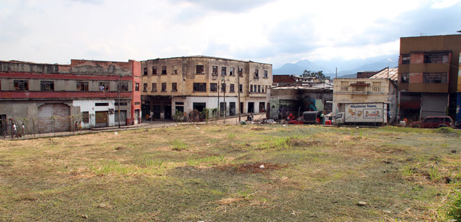 Declaran condiciones de urgencia para adquirir inmuebles para la renovaci�n del centro