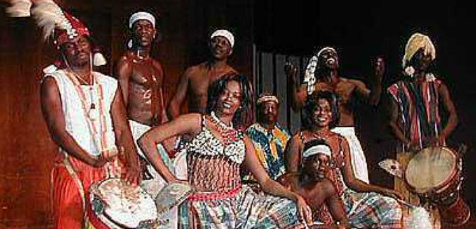 Representaci�n de la Diosa Och�n y muestra de la cultura Mandingue, en noche de Gala del Petronio �lvarez