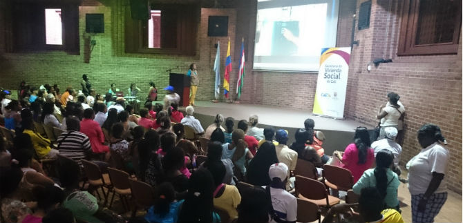 Realizan trabajo social con 1056 residentes de la Urbanizaci�n Casas de Llano Verde