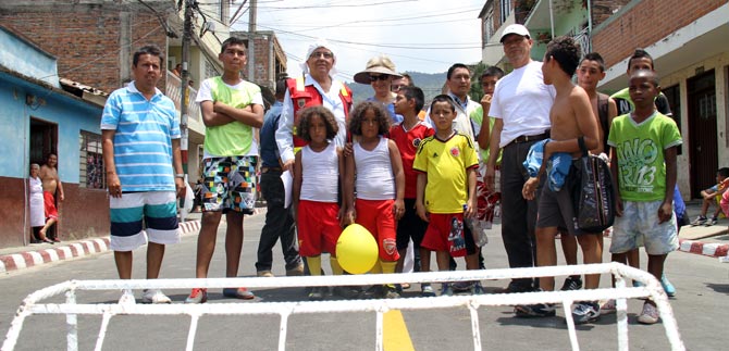 Alcald�a de Cali entrega obras de pavimentaci�n en barrios del sur