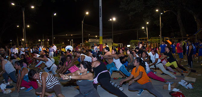 Habitantes de comuna 13 se apropian  de sus parques; Alcald�a ilumin� tres m�s