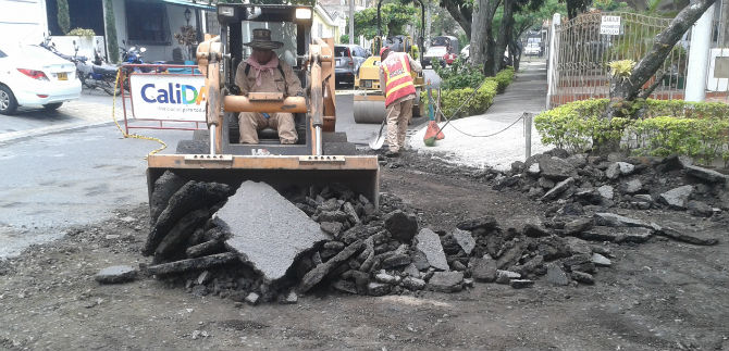 Alcald�a busca completar 400.000 m2 de huecos reparados en v�as, al finalizar 2014