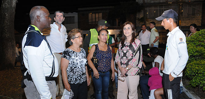 Administraci�n entrega m�s parques y zonas verdes con luz blanca, en la comuna 6