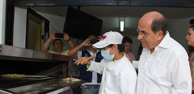 Cerca de cien j�venes en riesgo de la comuna 18 gestan iniciativas productivas