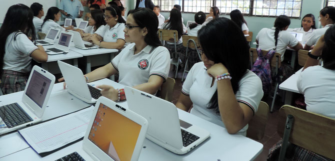 Entregan equipos a 14 Instituciones Educativas Rurales de Cali, este lunes