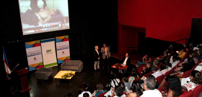 Presentan Discovering Hands, innovaci�n para detecci�n temprana de c�ncer de seno