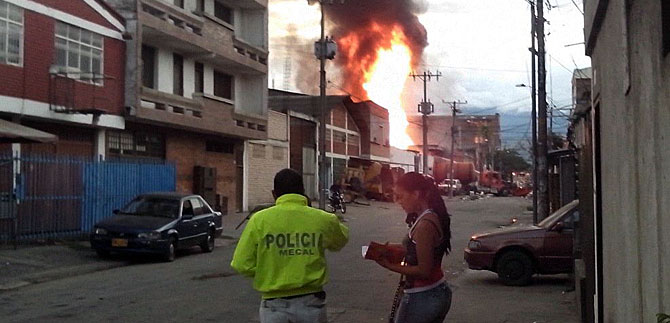 Consejo Municipal de Riesgo apoya atenci�n en incendio de la Comuna 7