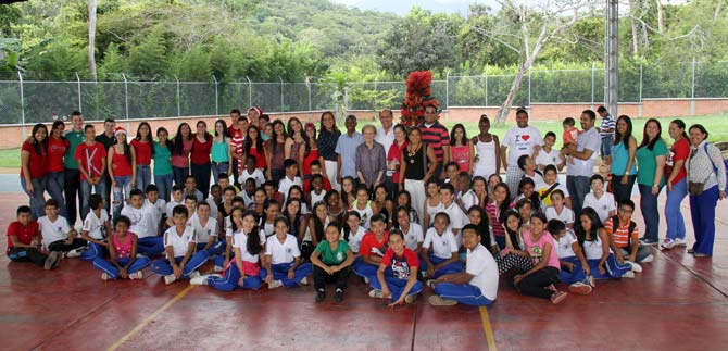 Estudiantes de la comuna 18, con experiencia de biling�ismo en colegio privado del sur