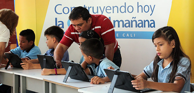 Con entrega de m�s equipos digitales, Cali se consolida como ciudad inteligente
