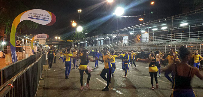 Garantizan seguridad de bailarines y espectadores en el Sals�dromo, luego de simulacro