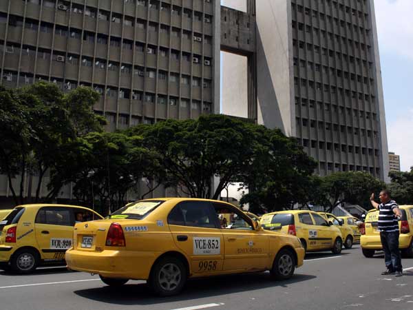 �Lo informal jam�s ser� legalizado por el gobierno Guerrero Velasco�: Secretario de Tr�nsito de Cali