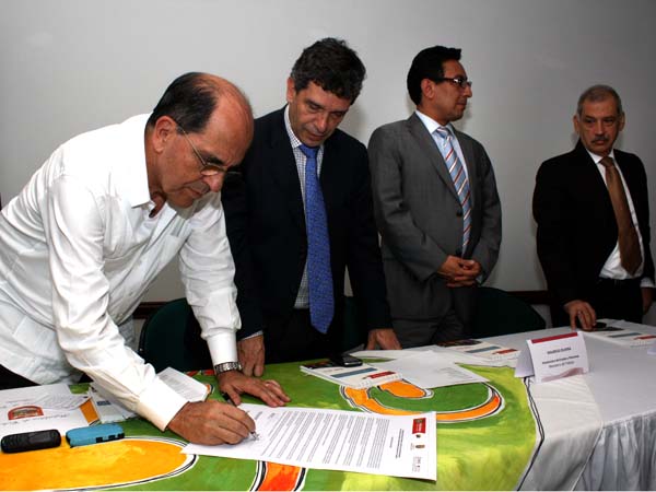 Cali firm� con el Ministro de Trabajo, el Pacto y Plan Local para generar empleo en la ciudad