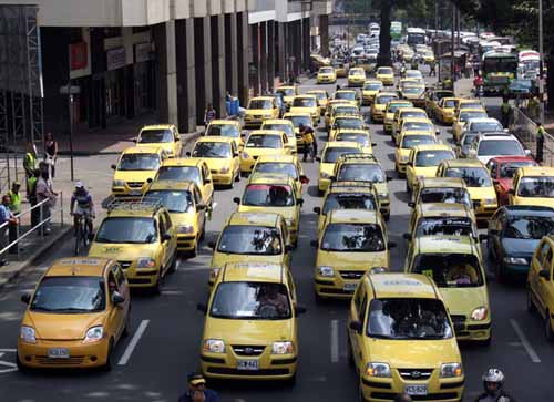 �Protesta de taxistas fue ilegal; Administraci�n Municipal no aceptar� v�as de hecho�