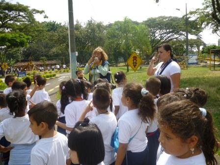 Estudiantes cale�os se capacitan en la pista did�ctica de Tr�nsito