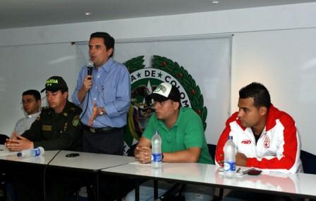 Compromisos en acuerdo por la seguridad y la convivencia en el f�tbol