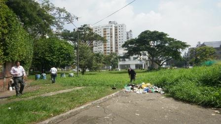 Un �pelot�n� de voluntades recupera el parque de Los C�mbulos para Cali
