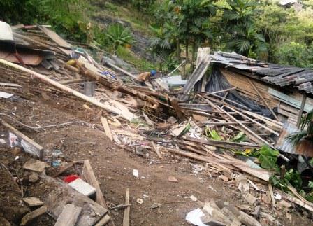 �Sistemas artesanales de agua y alcantarillado, son causas de derrumbe de casas en Alto Menga�: Rodrigo Zamorano